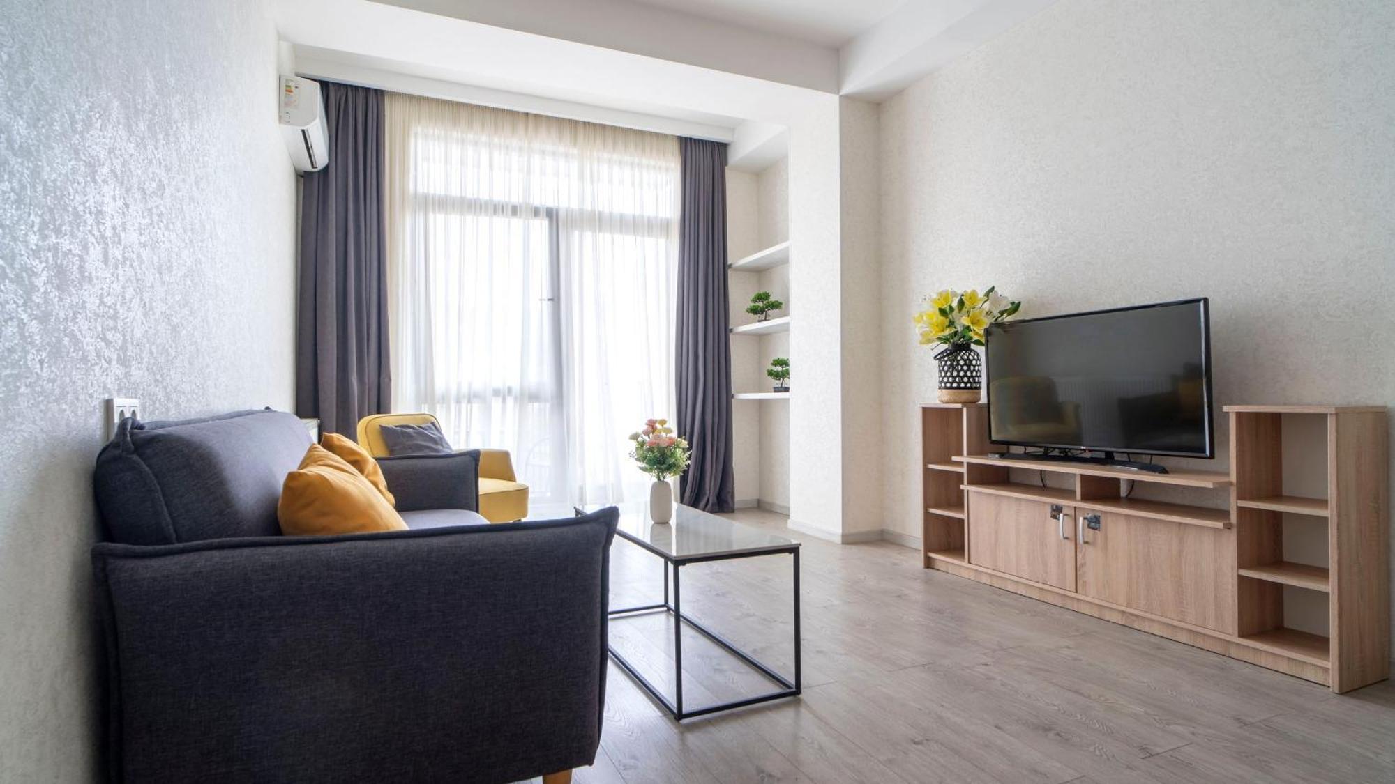 Cozy Apartment In The Heart Of Tbilisi Bagian luar foto