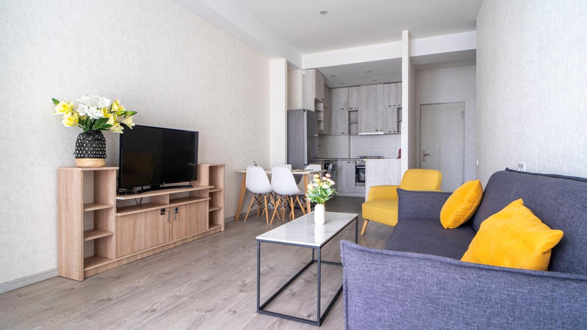 Cozy Apartment In The Heart Of Tbilisi Bagian luar foto