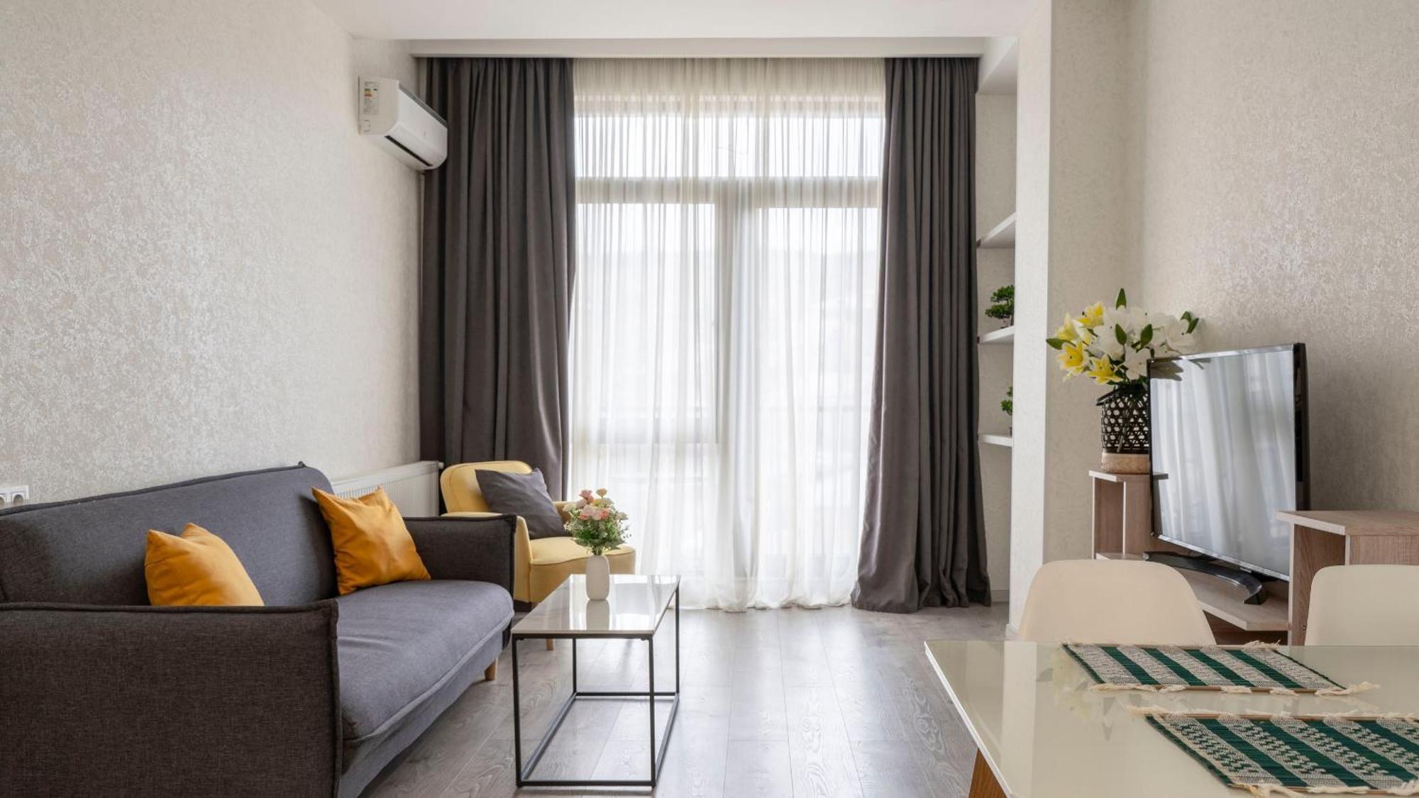 Cozy Apartment In The Heart Of Tbilisi Bagian luar foto